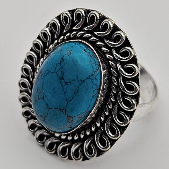 Turquoise Ring Size 8 - Silver Statement & Oversized Ring - Picture 3 of 6